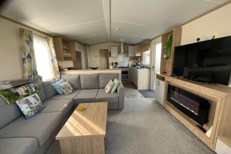 Kitchen / Living Area