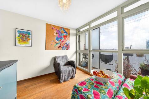 Dining Area/Balcony