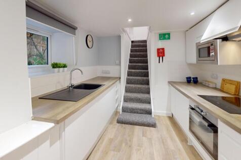 Flat 1, 1B, 18, Avenue Road TR114AZ photo 3