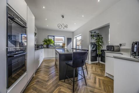 36 Kenyon Road, North End-PorticoMarketing-SoldBy-