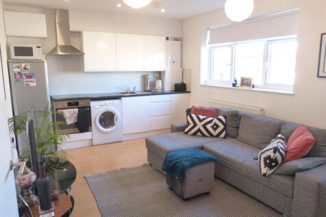 1 bed flat to rent The Crest, London NW4