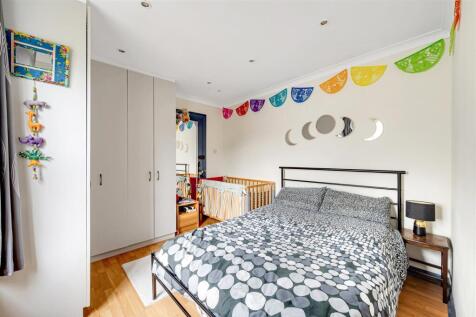 Flat 2 - 11 Goldsmith Road-6.jpg