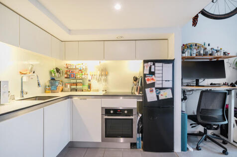 1380285-7-6914afc...