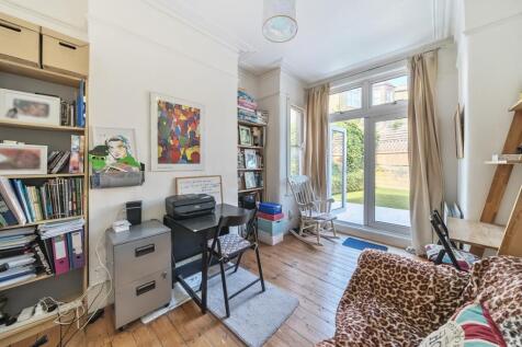 1317903-7-6863a96...