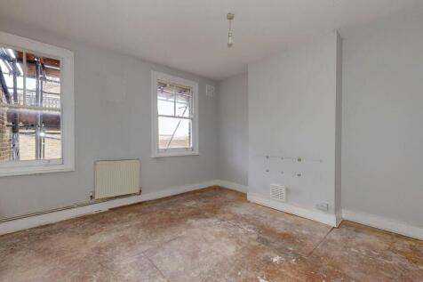 Flat A, 75 Vernham Road, Plumstead, London, SE18 3EY