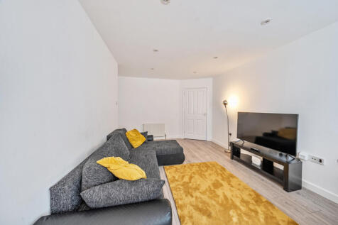 1300401-28-682f5c...