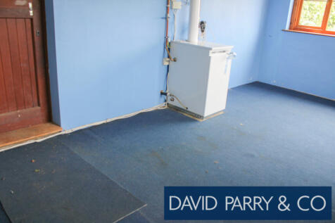 DETACHED COUNTRY PROPERTY