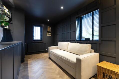 4 bed, 3 bath Detached in Glasgow - Photo 44