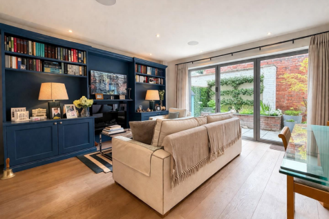Living/Dining Area