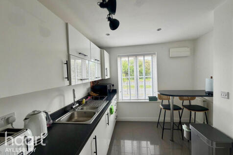 Aylesbury, HP18 - property photo