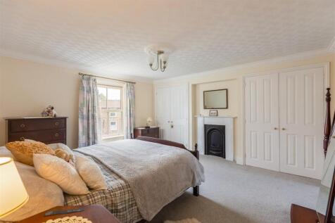 Rose Garth Bedroom 1.jpg