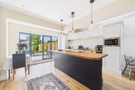 Kitchen/Breakfast Area