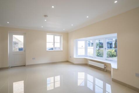 Shrubbery Road, Gravesend, Kent, DA12 1JW photo 3