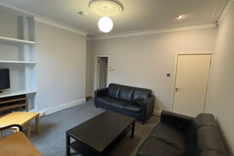 Chestnut Avenue, Hyde Park, Leeds, LS6 1BA photo 2