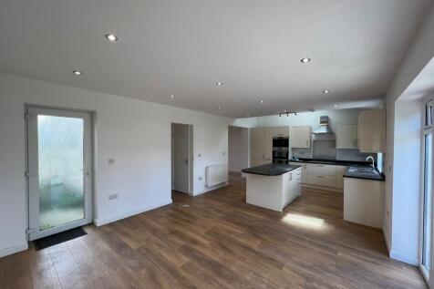 Dining/Kitchen