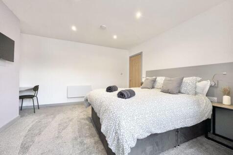 Bedroom alt view