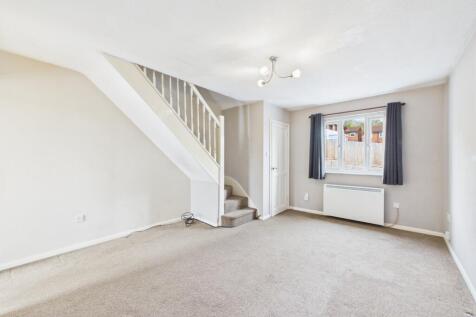 Samantha Court, Oakwood photo 3