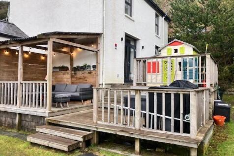 Decking Area with Covered Seating.jpg