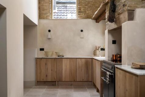 26 - Long Cottage - GL54 4AF - Web.jpg