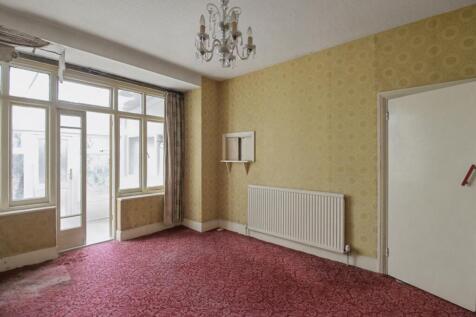 10 Mundon Gardens, Ilford, IG1 4AH