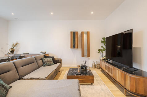 Inglis Road, London, W5 photo 4