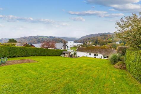 A11 - Pennymead Riverside Road Dittisham - 241106.