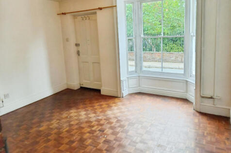 3 Bedroom Mid Terrace Character Cottage