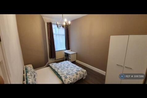4-bed terraced on Delaunays Road, Manchester, M8, £1,495/mo