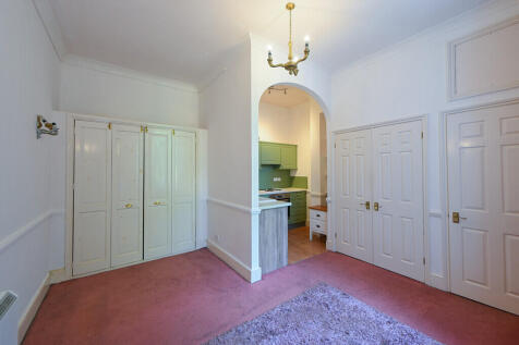 5-5 Regency Court...