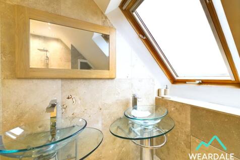 Bedroom 1 - Mezzanine Bathroom