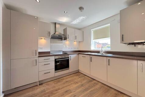 2-bed terraced on Hutton Grove, Kingston Upon Hull, City Of Kingston Upon Hull, £895/mo