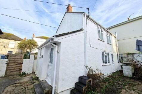 Helston, TR13 - property photo