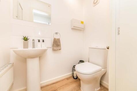 Cloakroom/wc