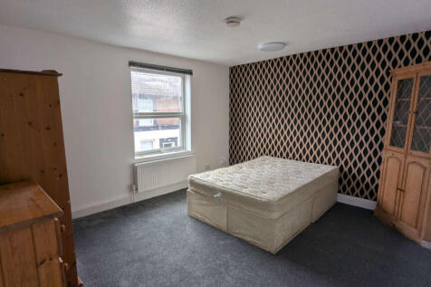 Studio to rent Castle Street, Luton LU1