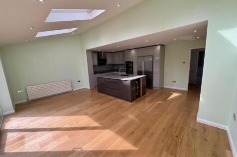 Open Plan Kitchen Diner (1/4)