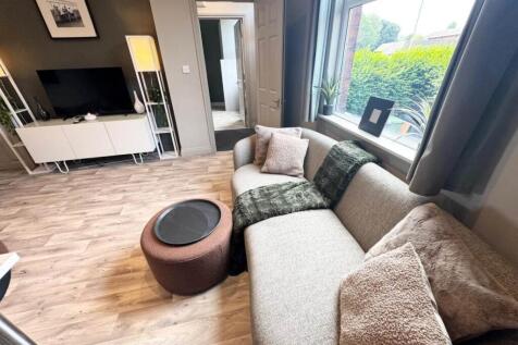 1-bed house on Haddon Avenue (Room 6), Burley, Leeds, £675/mo