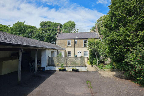 Driveway to building
