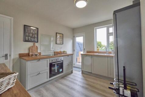 Refitted kitchen to rear