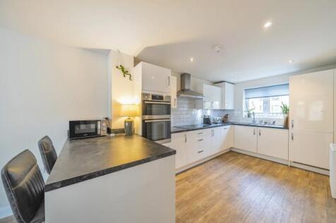 Chaddington Strand, Swindon, SN1 photo 4