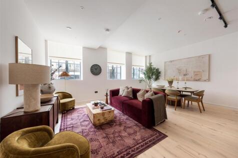 Hollybush Gardens, E4