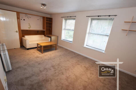 |Ref: R152915|,Farringdon House, Westridge Road, Southampton, SO17 2HP photo 2
