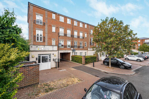 2 bed flat for sale Gareth Drive, London N9 9YY