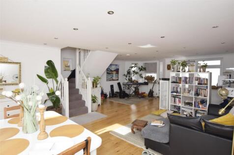 Open plan Lounge.jpg