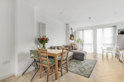 Reception/Kitchen