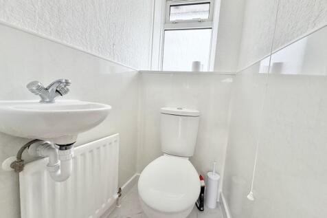 Cloakroom/wc