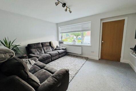 130 Rugby Drive, Tytherington, SK10 2JF photo 5