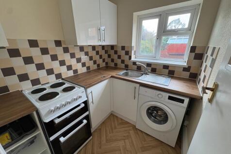 858 Chester Road, Sutton Coldfield, B24 photo 3