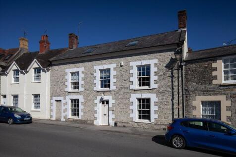Castleton_Front Aspect 