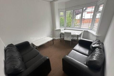 Flat 4 Weoley Court, 201 Gibbins Rd, West Midlands, B29 photo 4