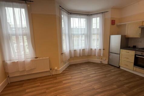 2 bed flat to rent Granville Road, Wood Green N22
